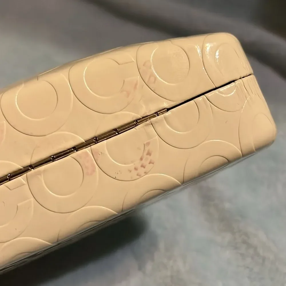 Nice Off White Coach Glasses Case